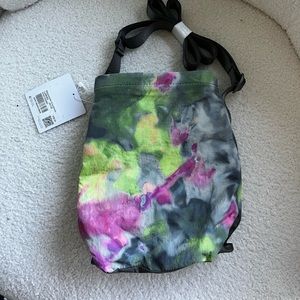 COPY - Lululemon Water bottle Crossbody